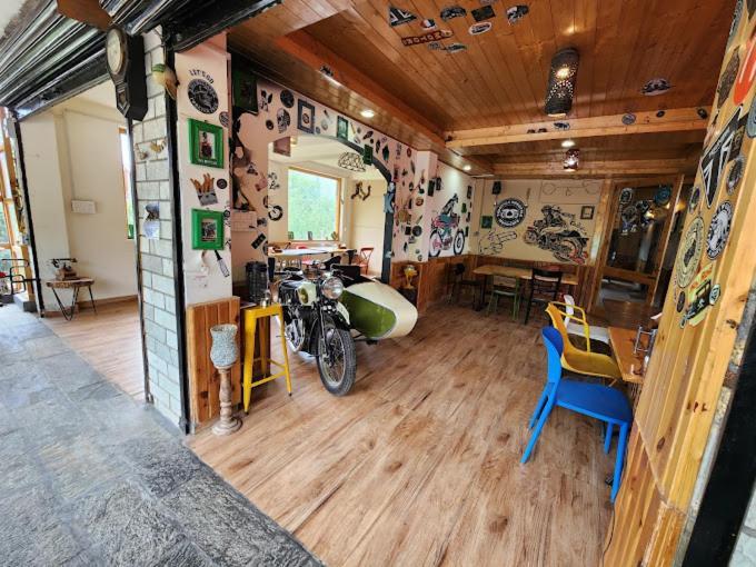 Throttle Shrottle Moto Hostel مايالي المظهر الخارجي الصورة