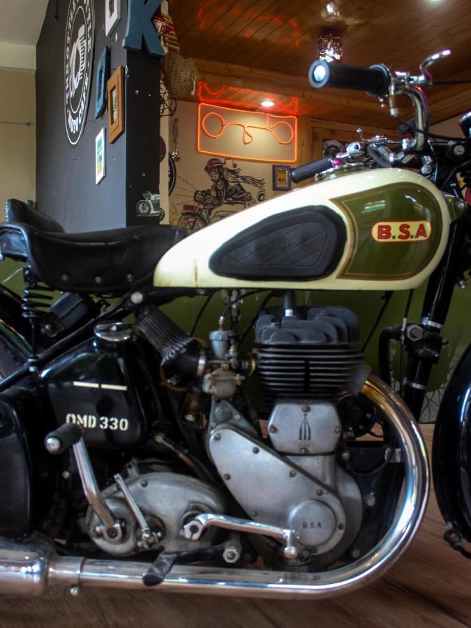 Throttle Shrottle Moto Hostel مايالي المظهر الخارجي الصورة