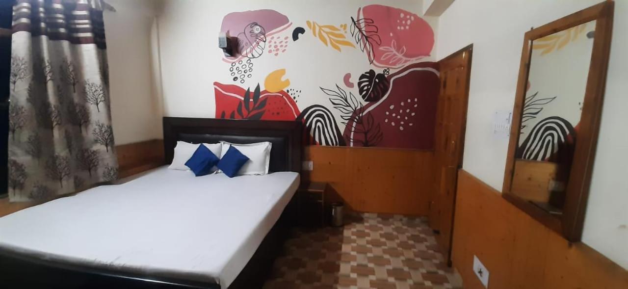 Throttle Shrottle Moto Hostel مايالي المظهر الخارجي الصورة